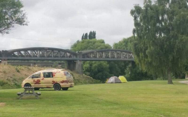 Blenheim Bridge Top 10 Holiday Park Full Service Camp New Zealand